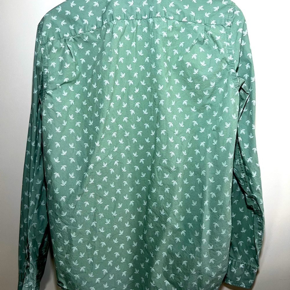 Gap Kelly green button down shirt with leaf pattern - Picture 2 of 3